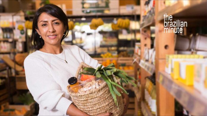 brazilian-minute-brazil-on-your-grocery-list-01 Woman picking Brazil on your grocery list